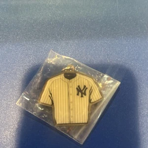 New York Yankees Home Jersey Keychain Key Ring - Picture 1 of 1