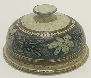 Vtg Studio Art Pottery Tan Brown Blue Speckled Covered Cheese Butter Dish Signed - Picture 1 of 7