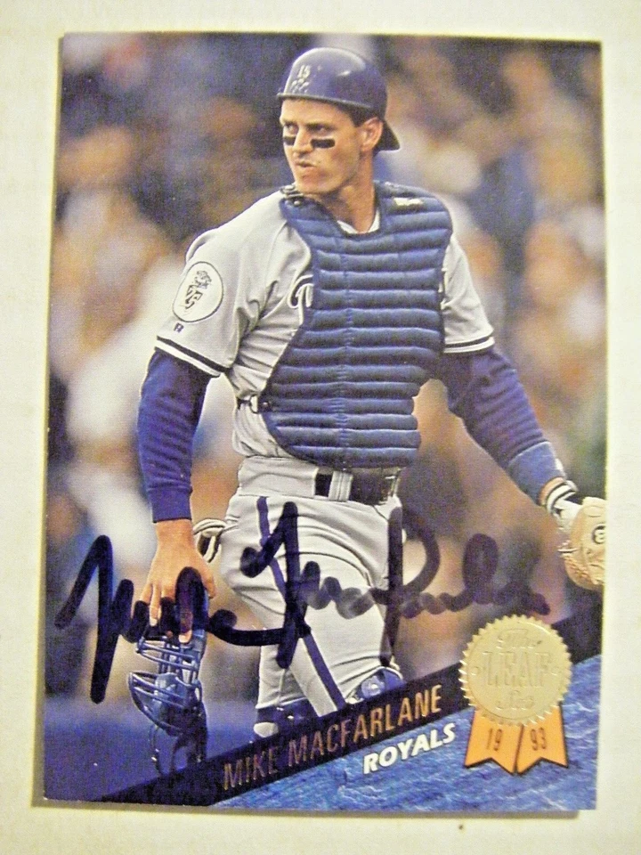 MIKE MACFARLANE signed ROYALS 1993 Leaf baseball card AUTO RED SOX Autographed - Image 1 of 1