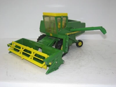 1/24 JOHN DEERE MODEL 6600 COMBINE plastic reel/gear drive 1974 vintage - Image 1 of 4