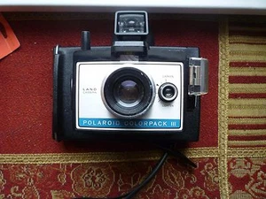 Vintage Polaroid Colorpack III Land Camera with Flashcubes, Case and Manual - Picture 1 of 9