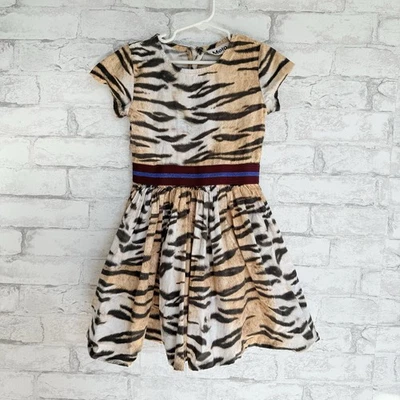 Vestido Molo 6194 Wild Tiger tecido manga curta menina tamanho 5-6 estampa animal - Imagem 1 de 4