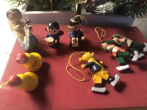 Vintage Wooden Christmas Ornaments Set Of 8 Angels Ice Skating Christmas Bells - Bild 1 von 11