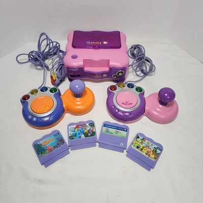 VTECH V.Smile TV Learning System Console + 2 Controllers + 4 Games TESTED *READ* - Image 1 of 4