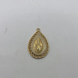 Vintage Elegant Gold Tone Teardrop Pendant Necklace Thin Filigree Jewelry - Picture 1 of 10