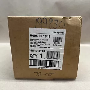 Honeywell 2" NPT Gas Solenoid Valve 120VAC 1/2" PSI MAX #V4943B1043 - New - Picture 1 of 4