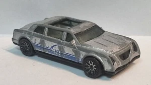 Matchbox -MB537-97835 - 1:64 - Silver 2002 Limousine - Picture 1 of 2