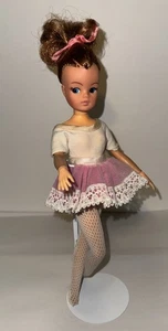 Bailarina activa vintage de pedigrí Sindy años 80, tobillos posando - Imagen 1 de 7