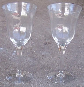 Pair of Vintage Crystal Stemmed Cordial Glasses Simple Classic Design - Picture 1 of 3