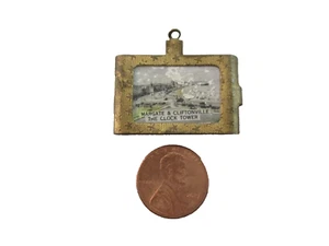 Dije vintage para pulsera/collar que contiene mini postales de Kent, Reino Unido - Imagen 1 de 4