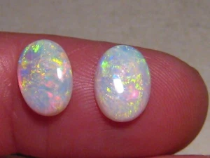 3.05 ct. opal   Pair of  Natural  Australian Opals  11 x 8 mm - Picture 1 of 15