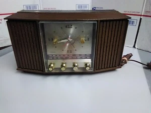 Sears Solid State Silvertone 2096 Radio Clock  vintage antique works  - Picture 1 of 12