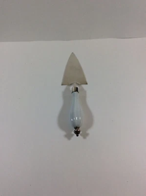 Servidor de pasteles de boda plato de plata con mango de cerámica Foto 1 de 4