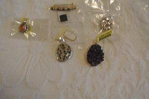 4 off various Pendants (no Chain) with a brooch - Picture 1 of 1
