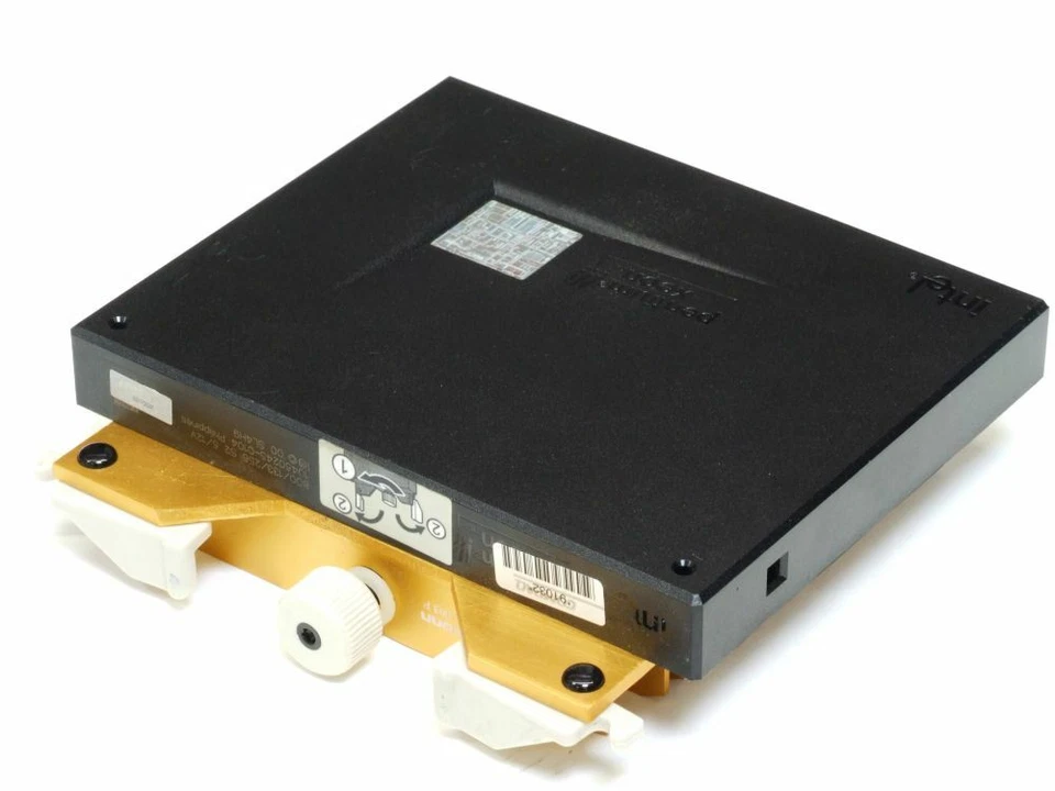 Intel SL2XJ Pentium III Xeon SC330 CPU Secc Processor Card Compaq 179617 Cooler - Image 1 of 1