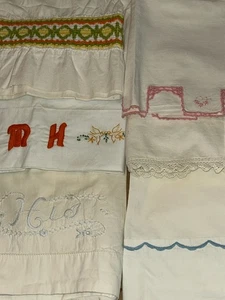 Vintage Kissenbezüge 6 Stück bestickt gehäkelt auf weiß - Bild 1 von 2