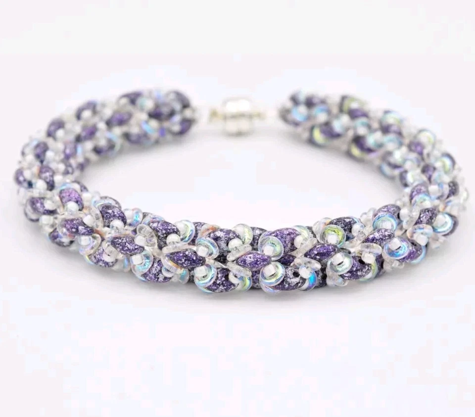 Armband Damen Schmuck handarbeit Lila Weiß Silber Perlen Glasperlen 17cm Magnet - Bild 1 von 4