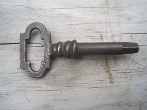 VINTAGE ANTIQUE SINGER TREADLE SEWING MACHINE SKELETON KEY 4 SIDE # 2 - Picture 1 of 2
