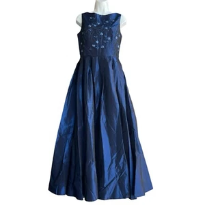 Scott McClintock Embroidered Gown Petite Size 8 Blue Floral Formal Maxi Dress - Picture 1 of 4