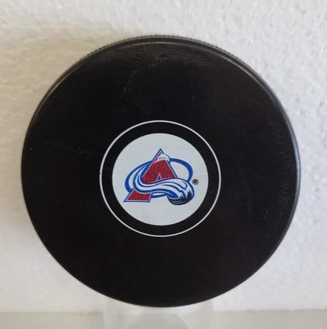 NHL HOCKEY COLORADO AVALANCHE OFFICIAL TEAM LOGO PUCK QTY Cover