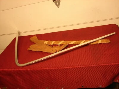 75-91 FORD VAN E150 E250 E350 NOS MOLDURA PARABRISAS INFERIOR DERECHA pt D7UZ-1103148-A Foto 1 de 4