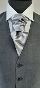 Men's Silver Satin Scrunch Tie Cravats Perfect For A Wedding - Picture 1 of 3