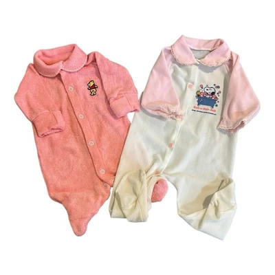 De Colección Pijama Bebé Niña Pies Snoopy Pooh Conjunto de 2 Paños de Terry Recién Nacidos Años 50 60 Foto 1 de 4