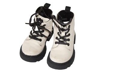 Dr. Martens Botas Color Beige Cuero EE. UU. Talla 7 Cordones Niño Pequeño Foto 1 de 4