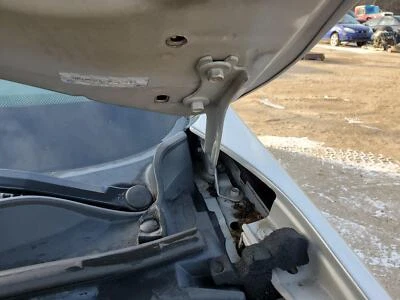 Dobradiça dianteira do capô LH (prata) 2006-2011 Mercury Milan / 2006-2012 Ford Fusion - Imagem 1 de 4