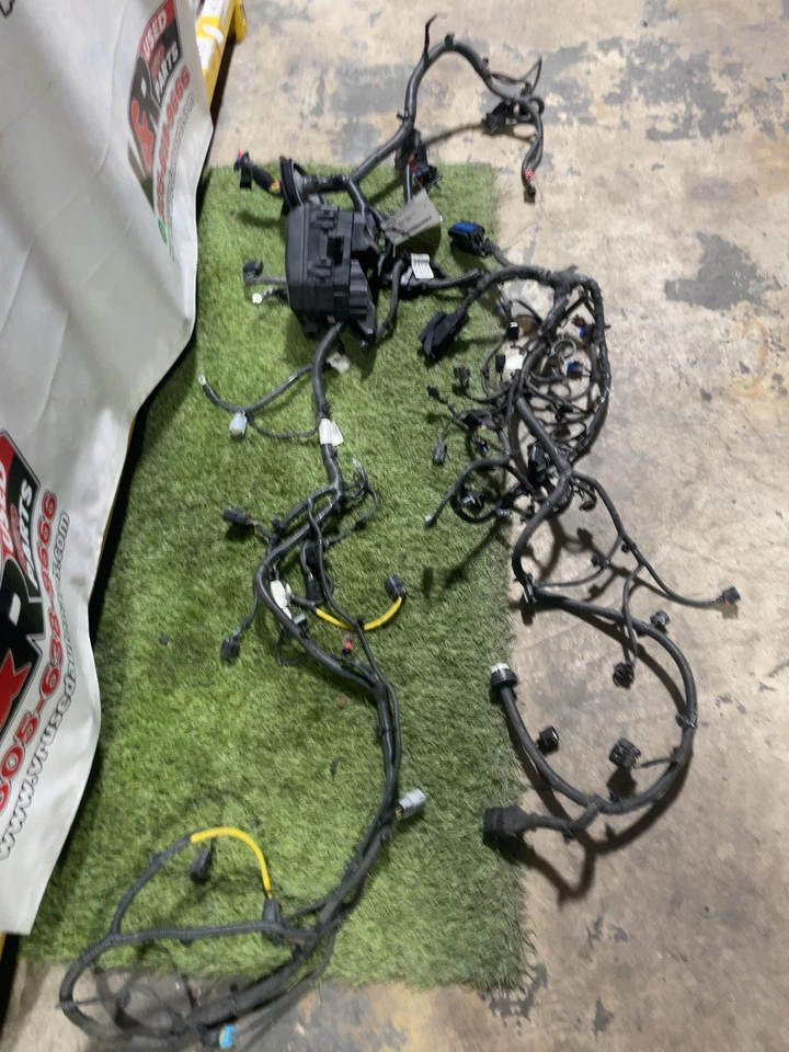 ✅ Caja de fusibles de arnés de cables de motor Chevy Spark 2022 incluida PN: 42702553 OEM Foto 1 de 4