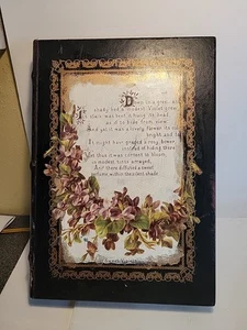 Dekorierte Holzkiste Pflaumenfarbe Blumen Schmetterlinge Jod Transfer Upcycling - Bild 1 von 11