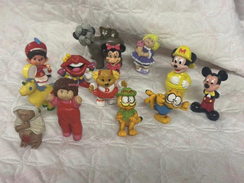 Lote Mixto Disney Mickey Mouse Repollo Parche Niños ET Garfield Figuras PVC Foto 1 de 4