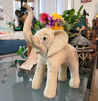 Estatuilla/estatua de la selva concha de ostra aplastada trompa de elefante de colección hecha a mano Foto 1 de 4