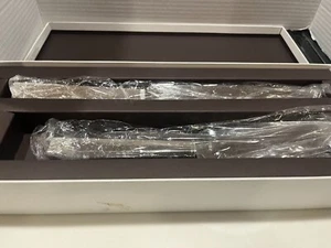 VINTAGE Vera Wang Wedgwood Cake Serving Set NEVER USED(HAS ENGRAVING ON IT) - Picture 1 of 5