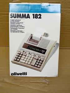 CALCOLATRICE SUMMA 182 OLIVETTI VINTAGE Imballata Vi New Old Stock 18500 Lire - Imagen 1 de 9