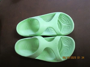Dawgs Sandals Womens Size 5/6 Green Slip On Comfort - Picture 1 of 4