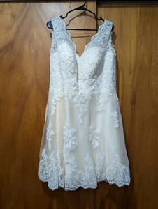 Short Lace, Knee Length, Travel Tulle, Rhinestones, V-Neck Lace Up Wedding Dress - Picture 1 of 2