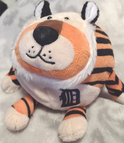 DETROIT TIGERS LUBIES PLUSH OLD ENGLISH D EMBROIDERY BEAD EYES TUSH TAG 2010 MLB Cover