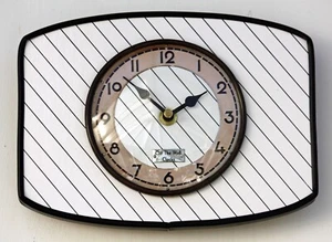 NEW 23cm Mid Century Style Wall Clock - Retro Vintage French White Atomic Gift - Picture 1 of 4