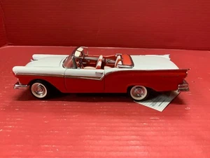 Franklin Mint Precision Models 1957 Ford Skyliner 1:24 Scale - Picture 1 of 6