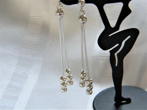 Impresionantes aretes perforados colgantes de plata de ley h482 con bolas de plata - Imagen 1 de 7