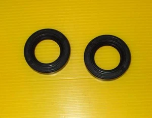 HONDA GXV120 GXV140 CRANKSHAFT OIL SEAL x 2 - Imagen 1 de 1