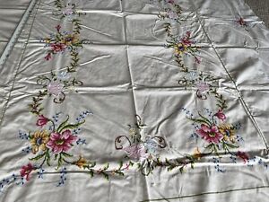 hand embroidered  Tablecloth vintage/63x80 Inches With 7 napkins