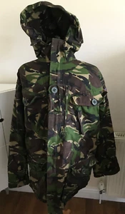 Royal Navy Commando Smock Combat Windproof Woodland DP -Size 180/96. - Foto 1 di 9