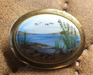 Vintage Brosche mit Miniaturmalerei Bodden Meer See Möve HANDGEMALT & SIGNIERT!! - Bild 1 von 5