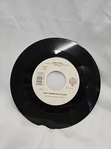 JANE CHILD DON'T WANNA FALL IN LOVE/WORLD LULLABYE 45 RPM 7" 1989 - Foto 1 di 4
