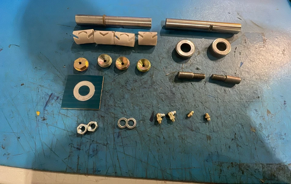 MOOG 8524N King Pin Set For 65-74 Ford F-100 F-250 - Image 1 of 1