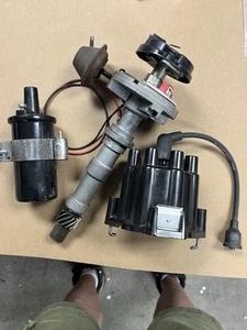 1968 - 1974 Cadillac Eldorado Distributor Pertronix Ignition Flamethrower Coil - Picture 1 of 3