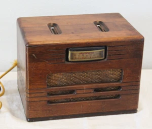 Motorola Model 59T1 - 1939 Worlds Fair - 5 Tube AM Wood Tabletop Radio RARE - Picture 1 of 11