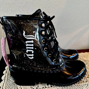 JUICY COUTURE Women's Black Glitter Talos Lace-Up Ankle Duck Rain Boots 7 NEW - Picture 1 of 11